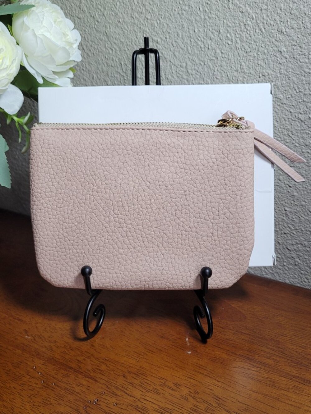 Chloe Cosmetic Clutch - Picture 2 of 6